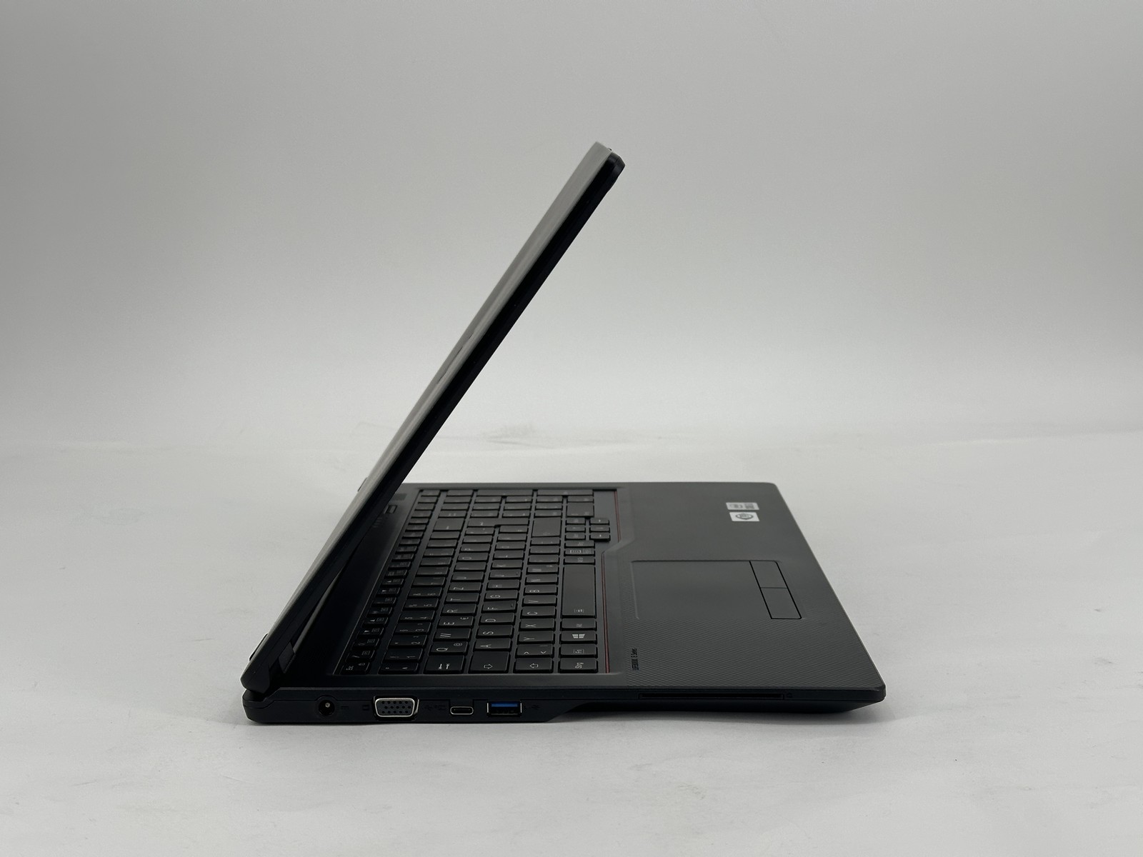 Fujitsu LifeBook E5510 15.6″ FHD i3-10110U 8GB DDR4 256GB SSD Win11 Pro LTE SG