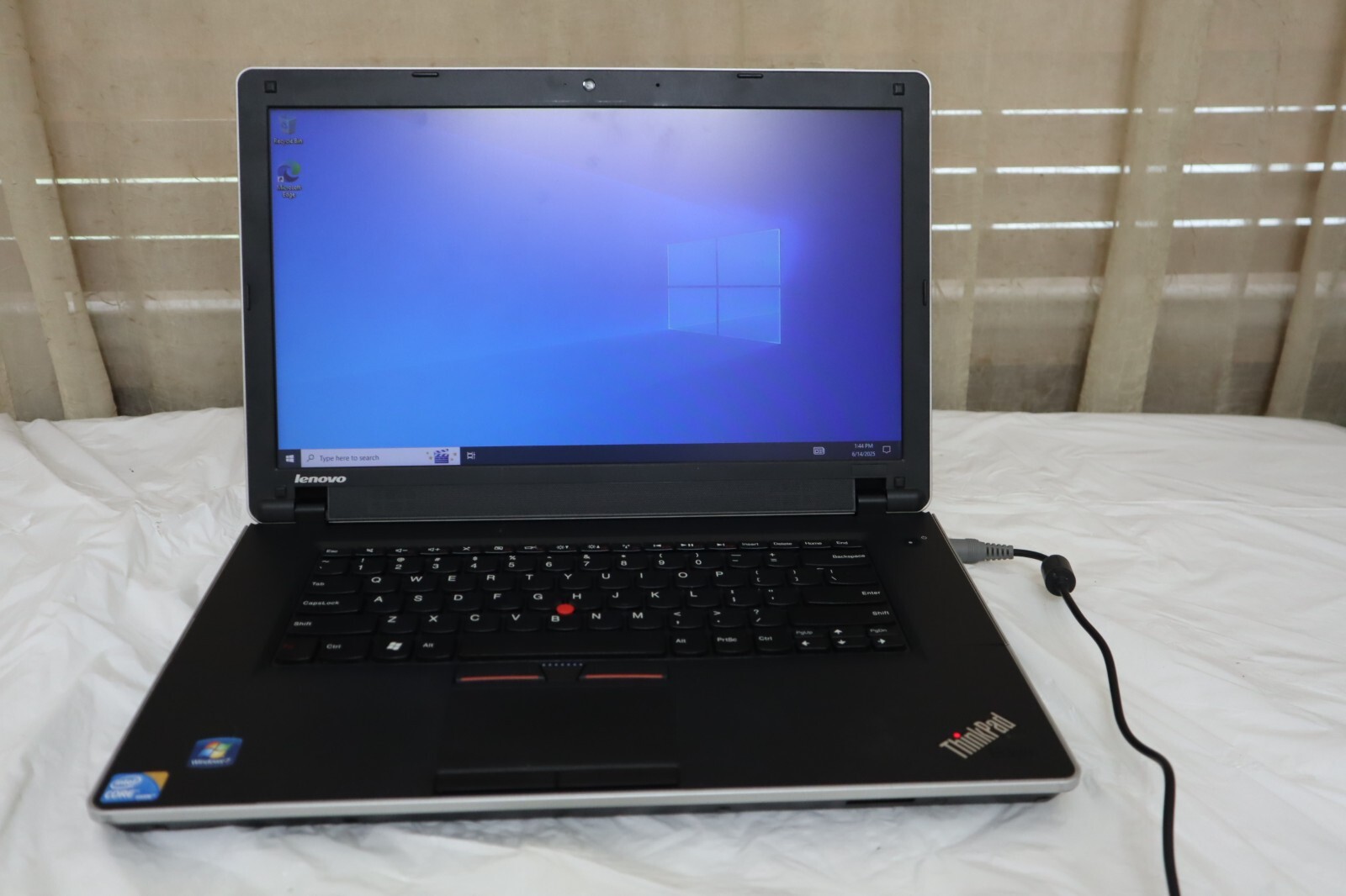 Lenovo Laptop ThinkPad Edge 031946U i3 CPU M380 @ 2.53GHz 2.0 GB Ram w/ Charger