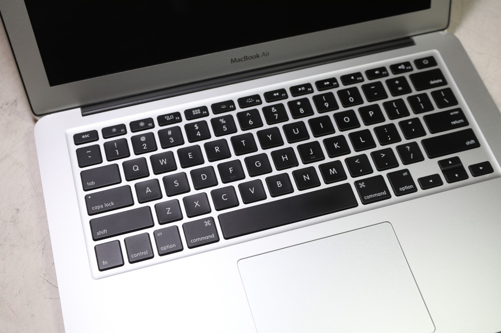 MacBook Air (A1466) Intel(R) Core(TM) i5-5250U CPU @ 1.60GHz-4GB RAM-128GB SSD