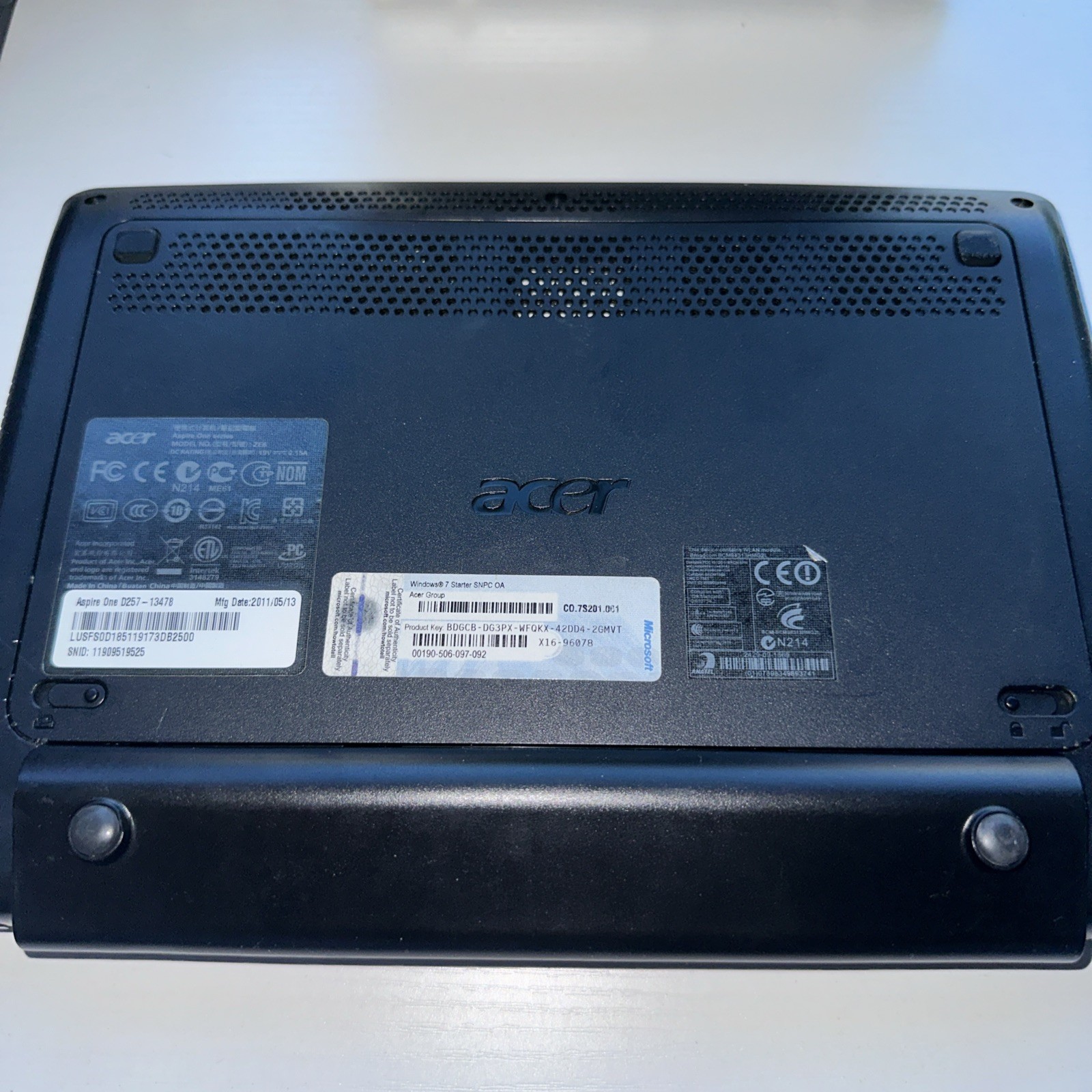 Acer Aspire One D257 10.1” Netbook Intel Atom 1GB RAM Windows 7 Starter