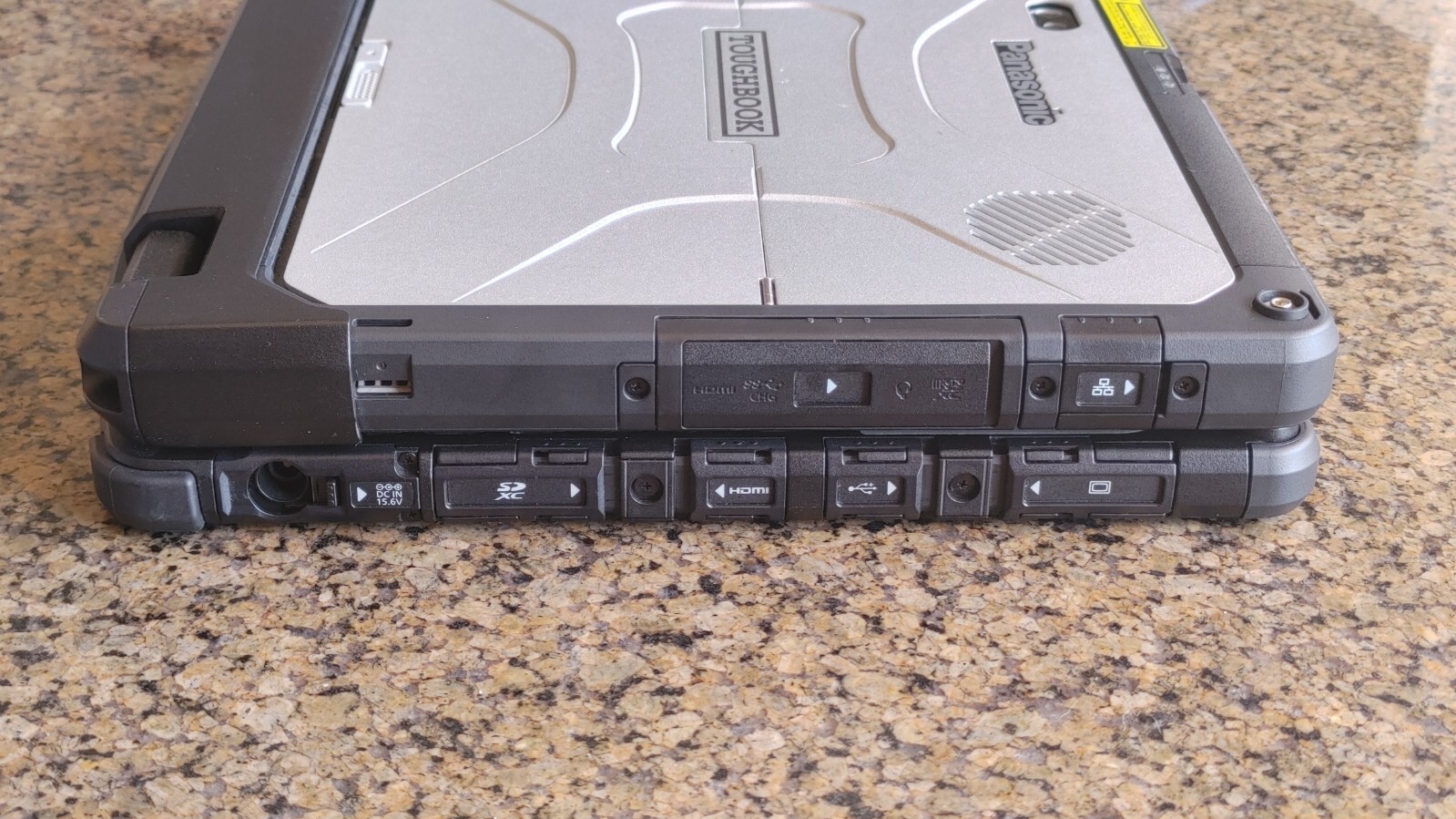 Panasonic Toughbook CF-33 w/ Keyboard – 8GB RAM 1TB SSD i5 7300U Office 2019 Pro
