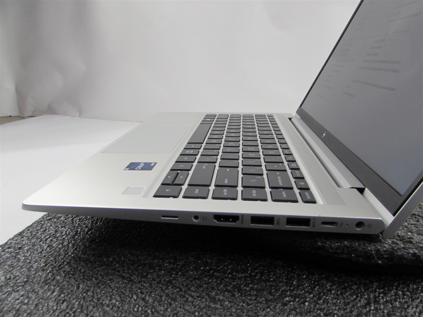HP ELITEBOOK 640 (G9) 1920X1080 FHD TOUCHSCREEN I7-1270P 1TB SSD 8GB RAM NO O.S