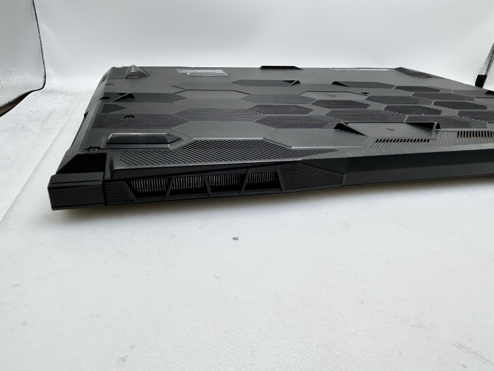 MSI Katana GF76 – 17.3″ FHD – i7-12700H – 16GB RAM – RTX 3070 Ti –1TB SSD– Black