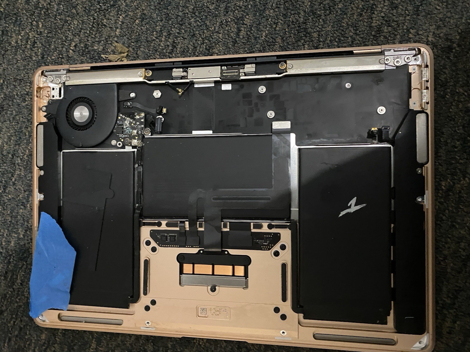 LOT OF 3 Apple MacBooks For Parts Mixed Models A1932 , A2179 Air *READ