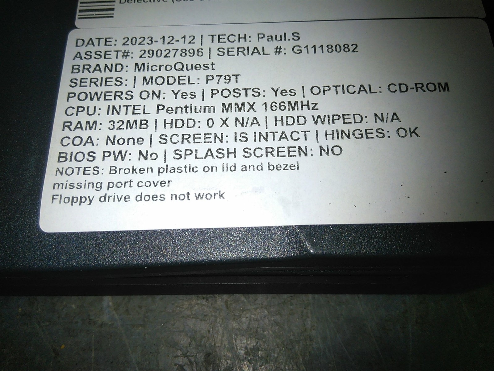 Bad Floppy MicroQuest P79T Retro Laptop Pentium MMX 166MHz 32MB 0HD NO PSU AS-IS