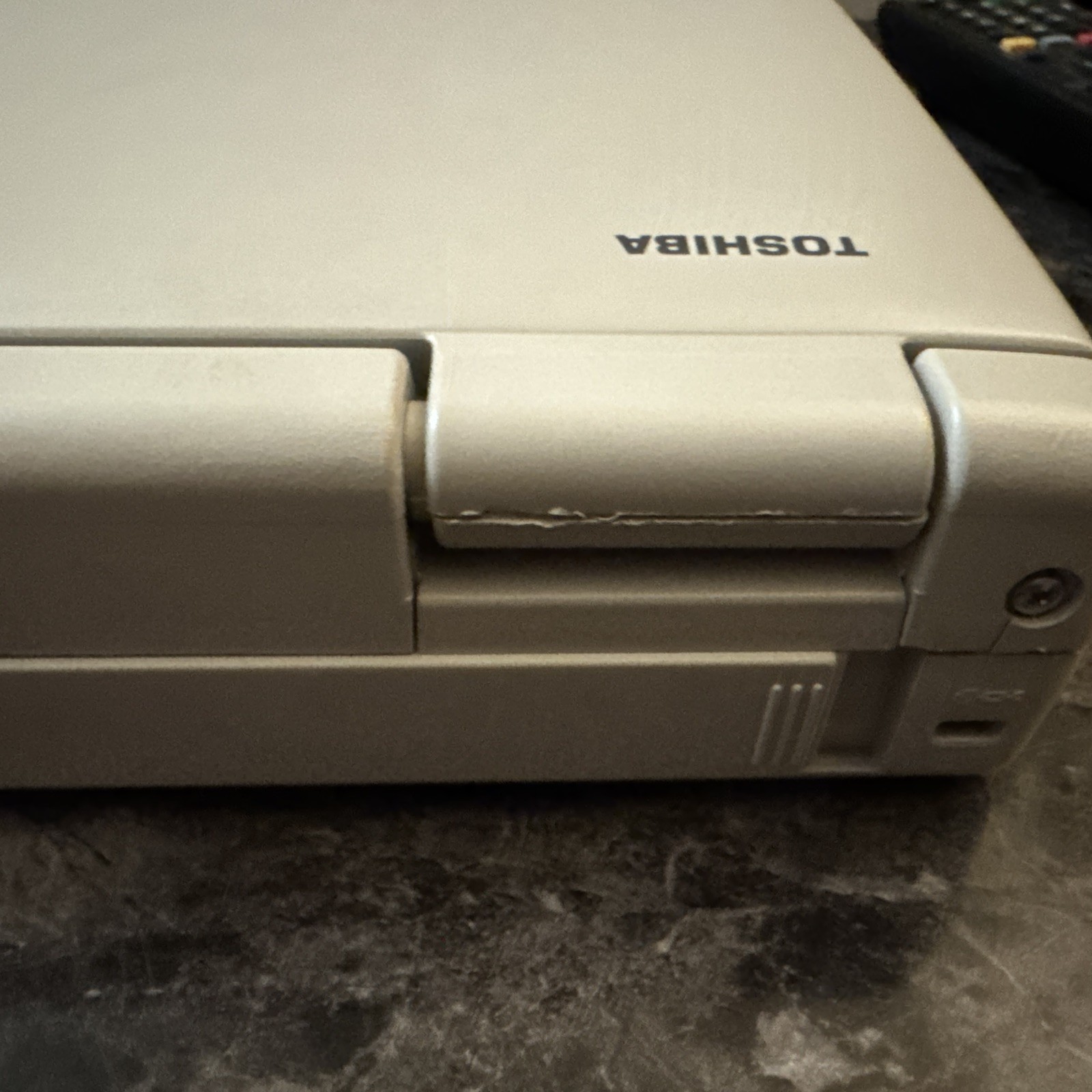 Vintage Toshiba Satellite Laptop – UNTESTED – T1910CS/200 PA1114U V- FOR PARTS