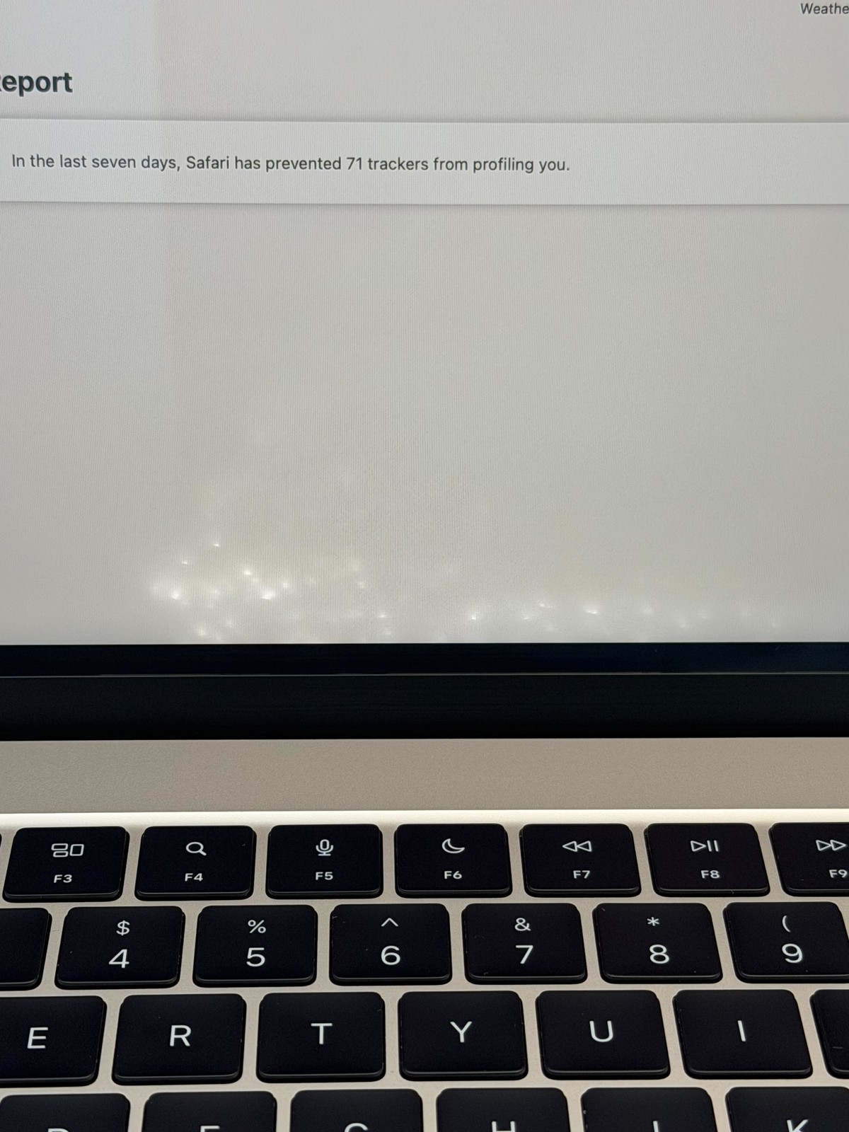 Apple MacBook Air (15-inch) [M2] (2023) M2 8-Core 8GB RAM 256GB SSD