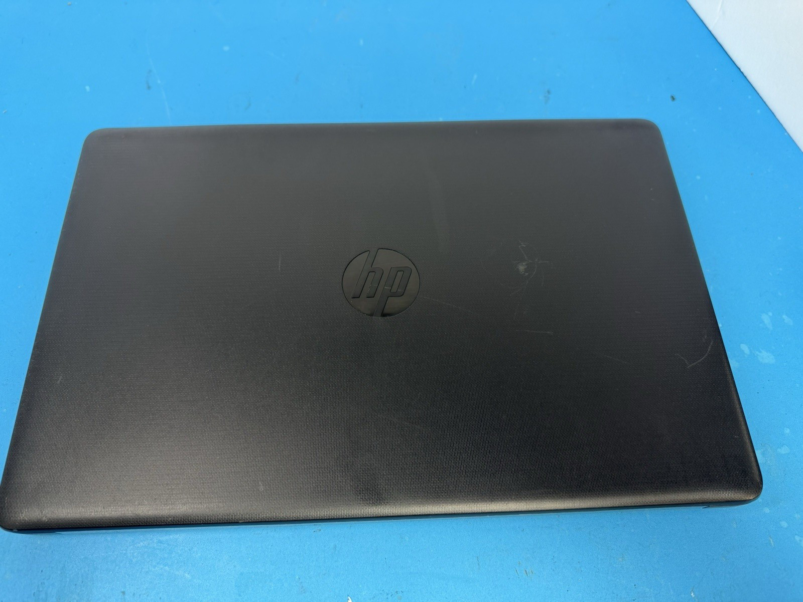 HP 15-dB0011dx Laptop 15″/AMD A6-9225 /4GB RAM/1TB HD 2.60GHZ BATTERY ISSUE