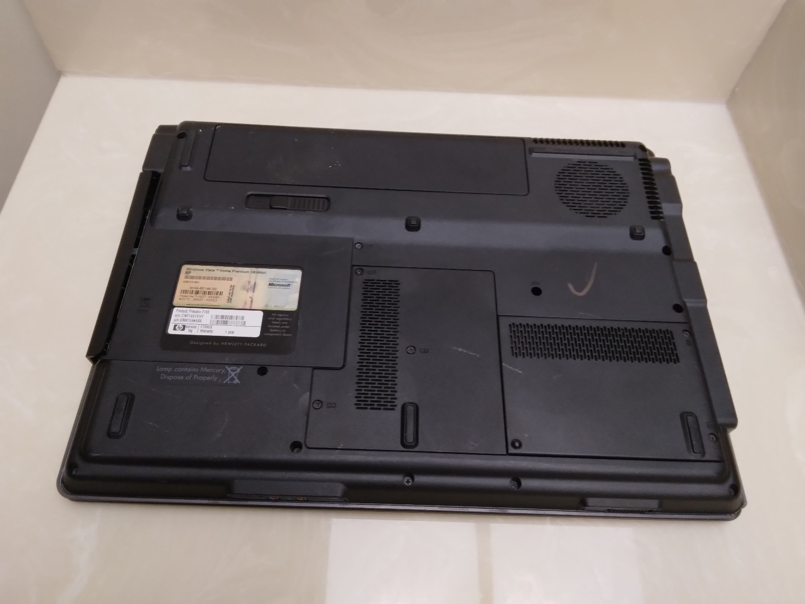 HP Compaq F700 15.4″ Mem 2GB AMD 1.8Ghz Boots to Bios (See Description)