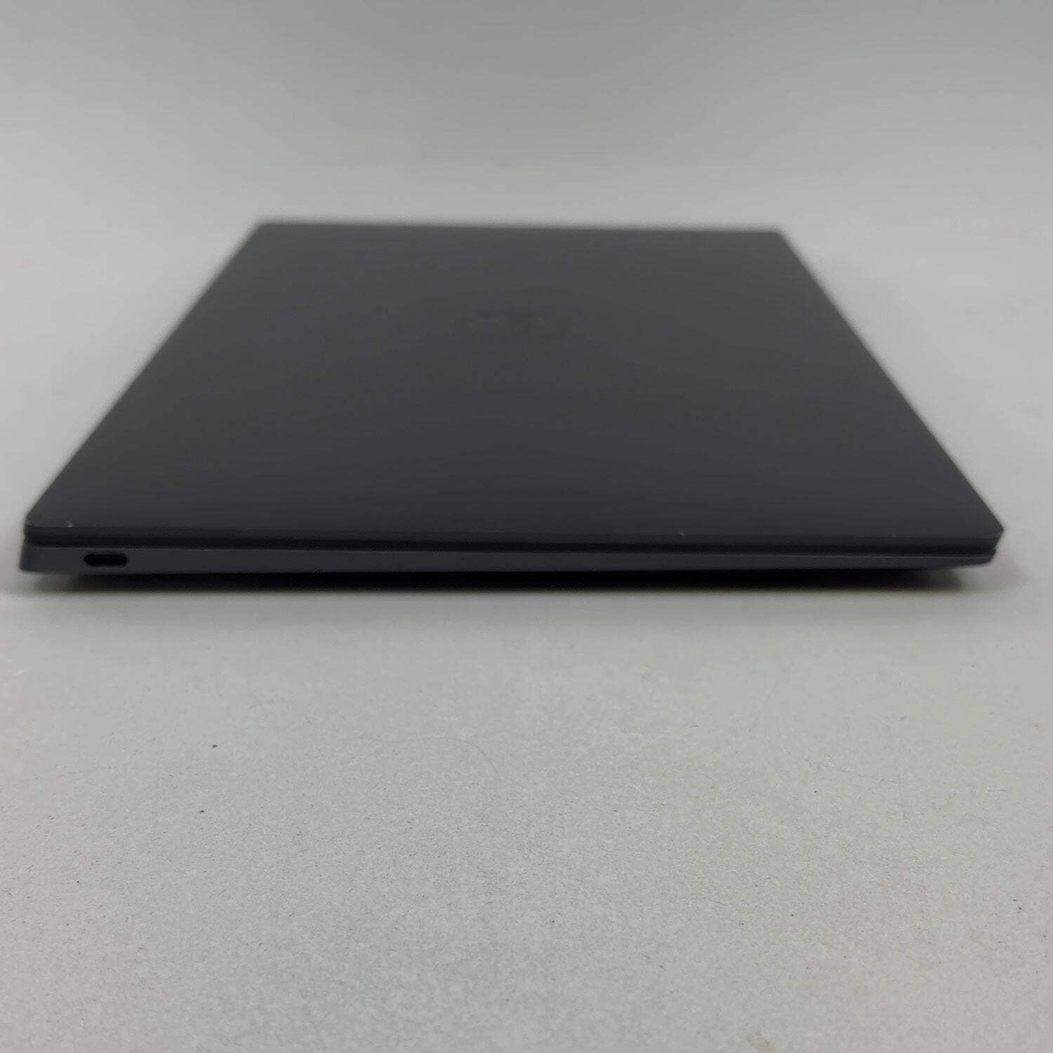 Dell XPS 9320 13.4″ Touchscreen i7-1360P 2.2GHz 32GB RAM 1TB SSD