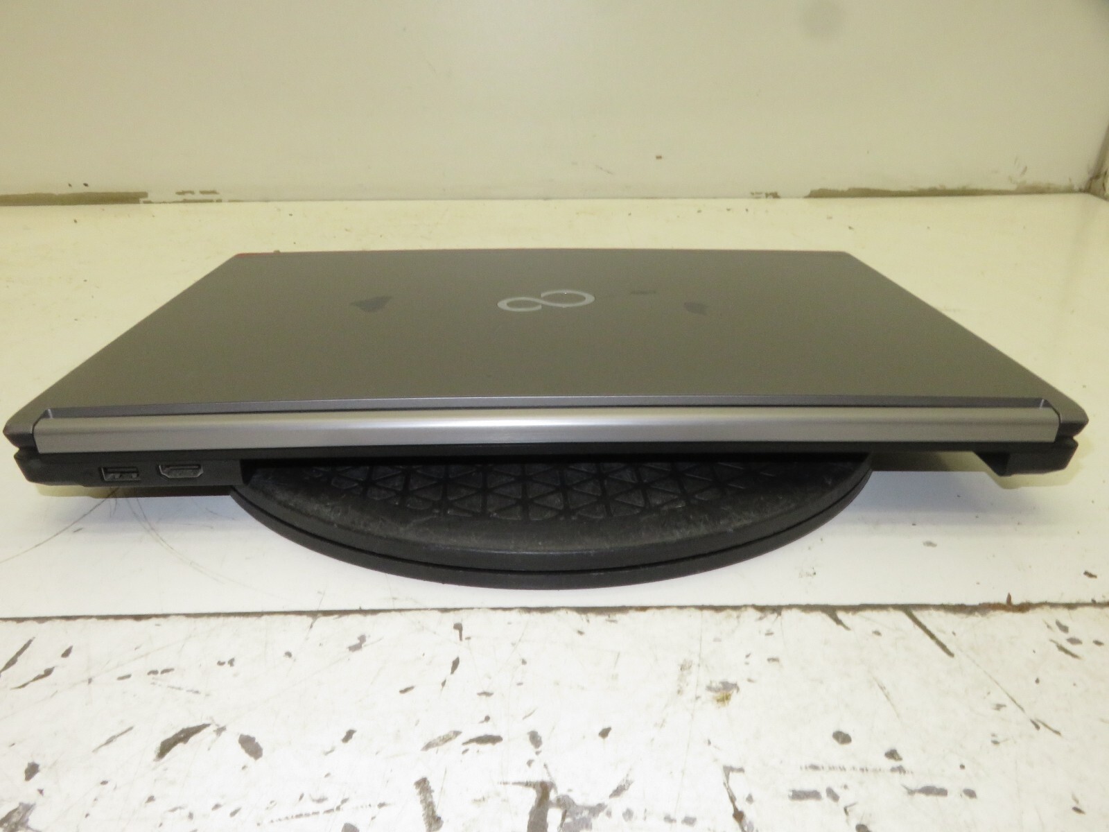 Fujitsu LifeBook E754 Laptop Intel Core i5-4300M 8GB Ram No HDD or Battery