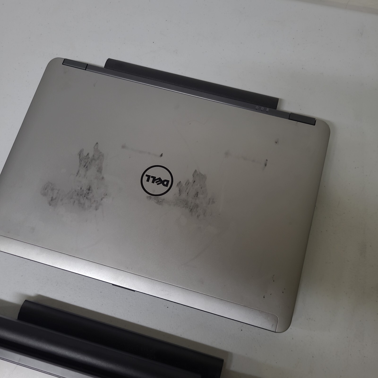 Dell Latitude Laptops E6440 14″ NO OS NO HDD READ AS IS CRACKED SCREENS