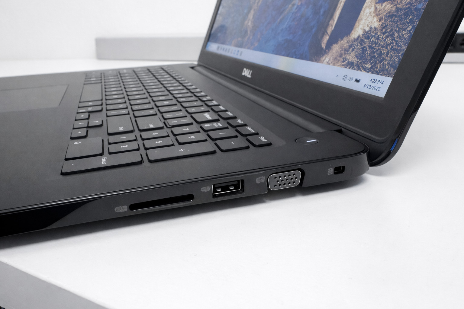 Dell Latitude 3500 15.6″ Laptop Intel i5-8265U 16GB RAM 256GB SSD Windows 11 Pro