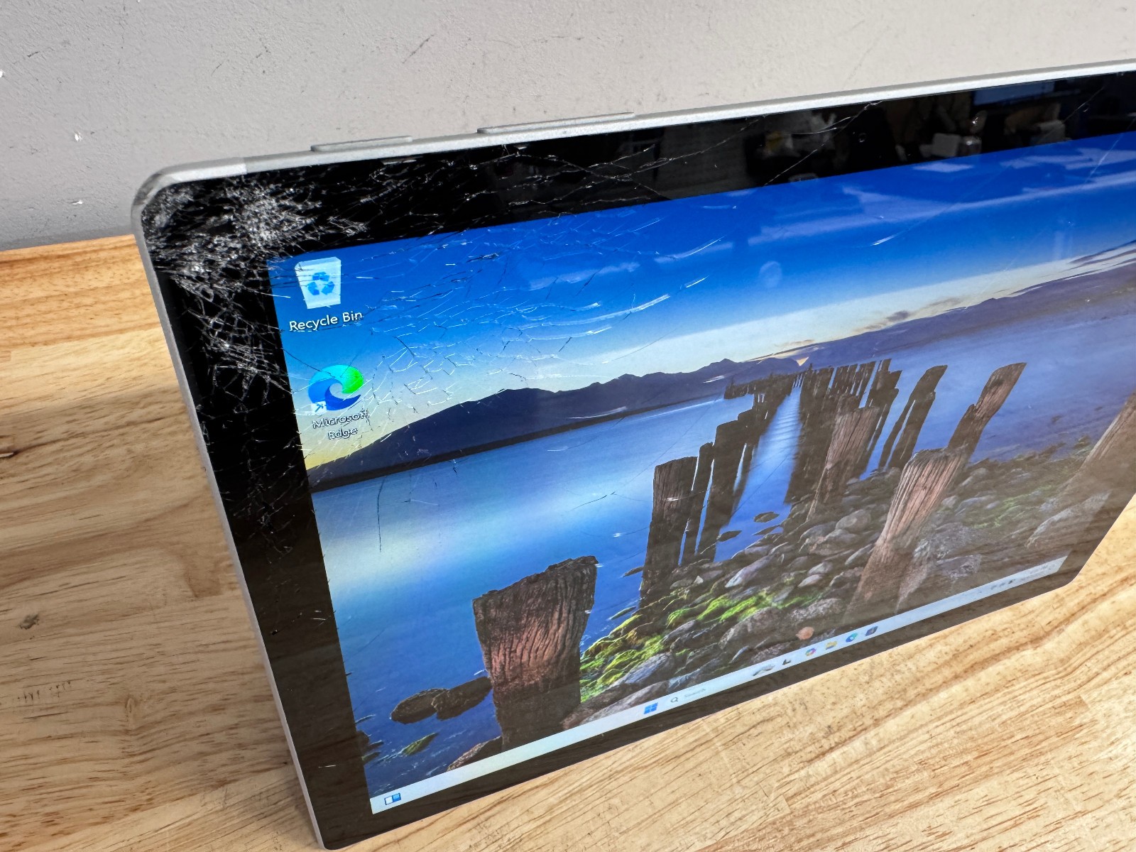 Microsoft Surface Pro 7 12.3″ Wi-Fi, 128GB SSD, 8GB RAM, W11