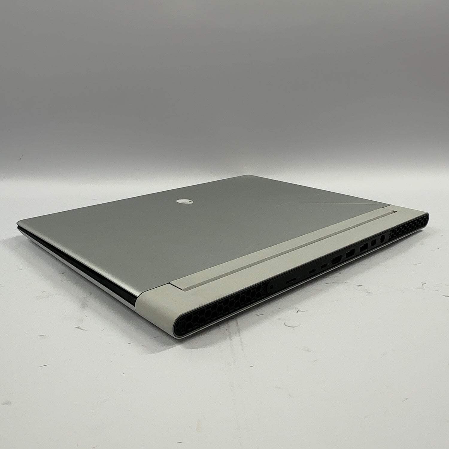 Alienware X16 R1 15.9″ i9-13900HK 2.6GHz 32GB RAM 1TB SSD GeForce RTX 4080