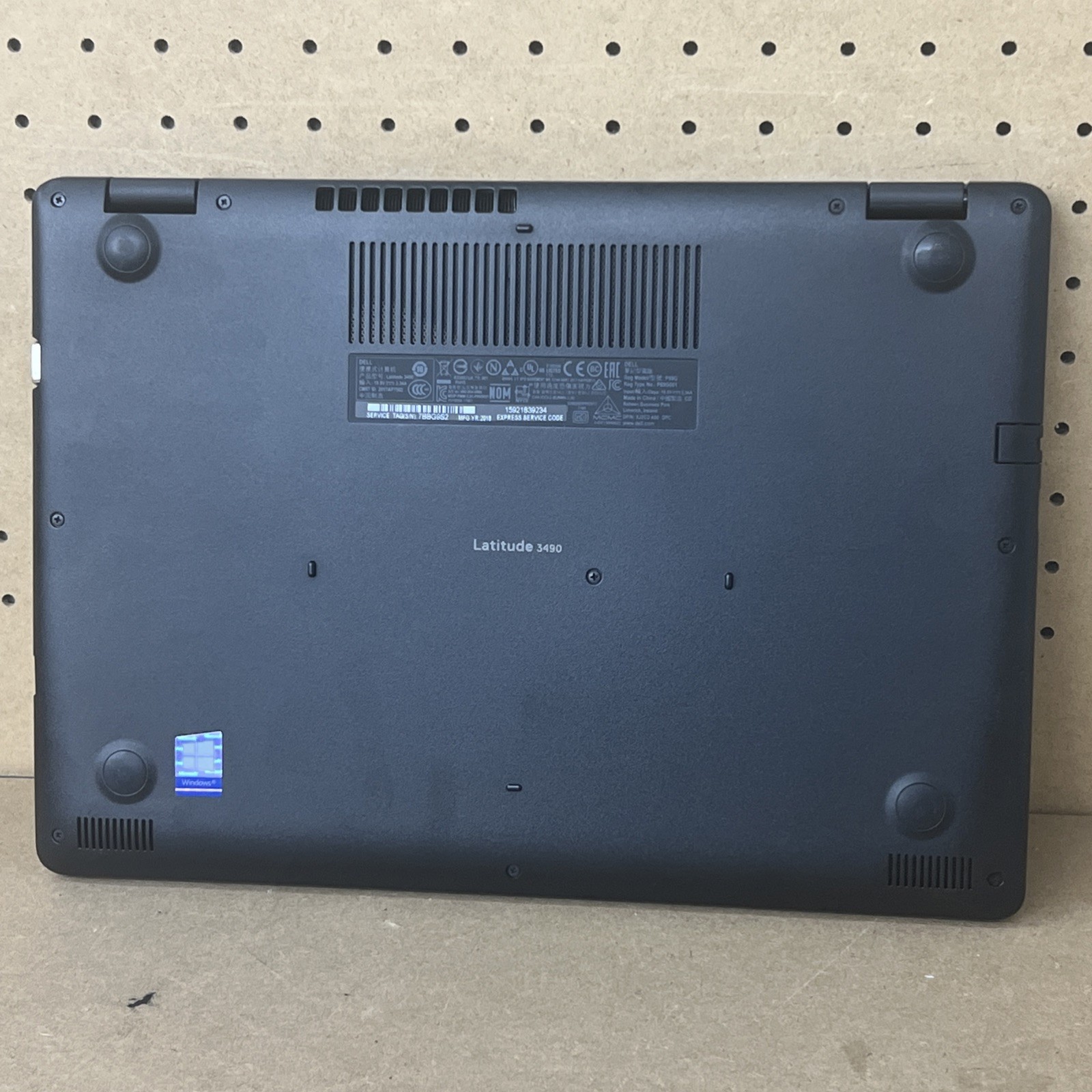 Dell Latitude 3490 i5-8250U 1.6GHz 8GB Ram 256GB SSD – Good *Low Battery*