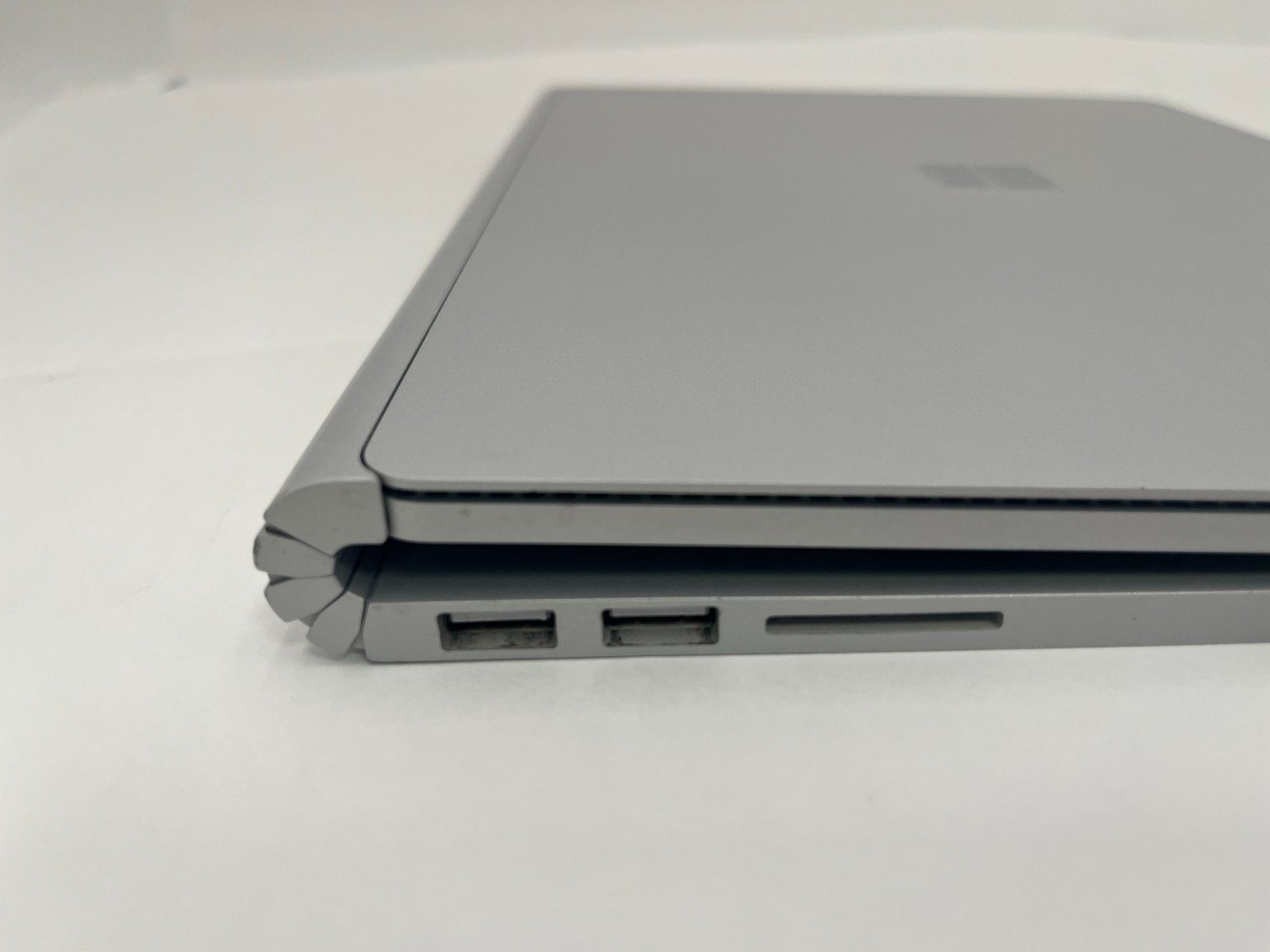 Microsoft Surface Book 2 1832 i7-8650U 16GB RAM, 512GB M2 WIN 11