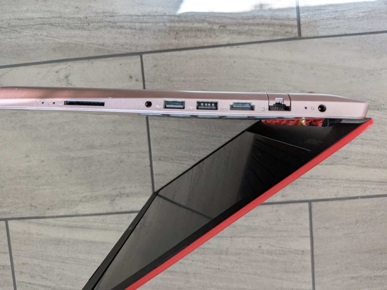 Lenovo IdeaPad 330-15AST RED 15.6″ Win AMD A9 16GB Ram/ 240gb SSD **READ DESC**