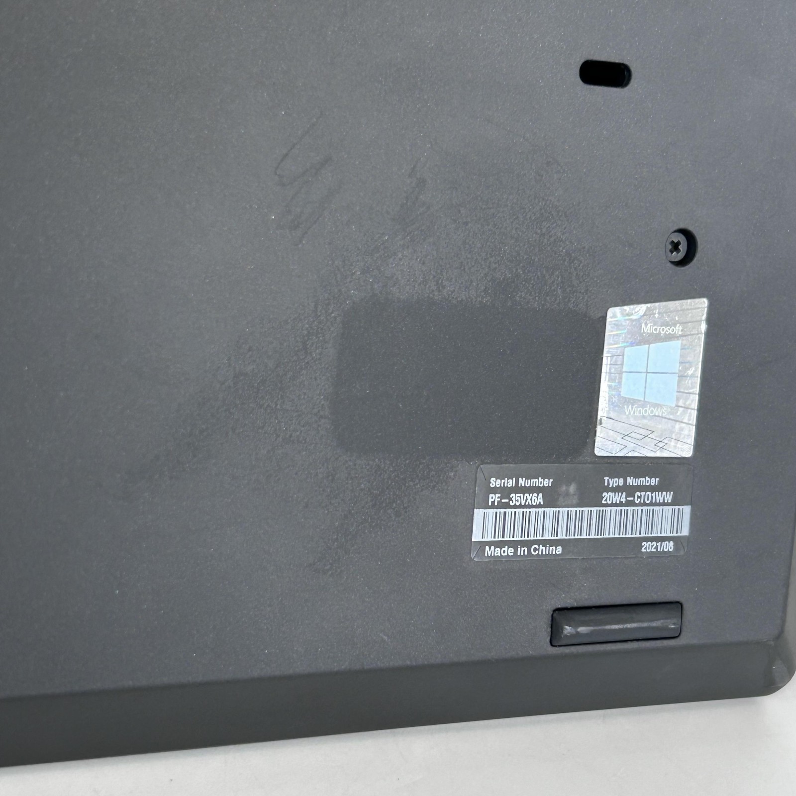Lenovo ThinkPad T15 Gen 2 Black FHD 2.4 GHz i5-1135G7 16GB 512GB SSD LCD BLEED