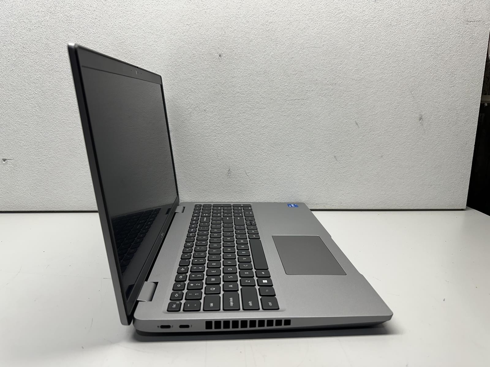 Dell Precision 3571 (12th Gen) i5-12600H CPU 16GB DDR5 256GB NVMe T600 Win11Pro