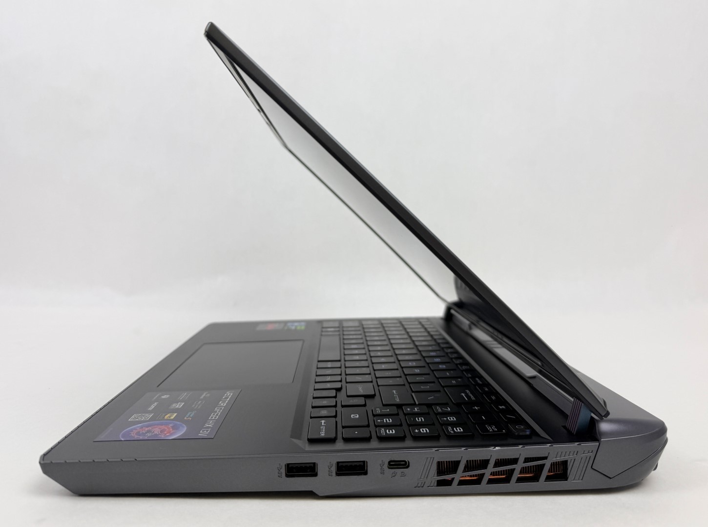 MSI Vector GP68HX 13VH-054U 16″ FHD 144Hz i7-13700HX 16GB 1TB SSD RTX 4080 W11H