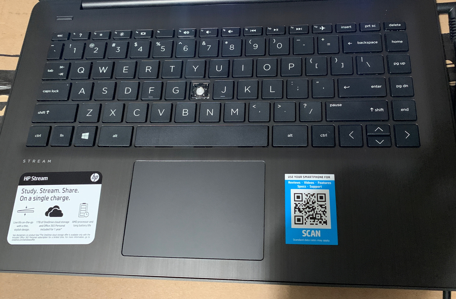 HP Stream 14-DS0100NR AMD A4-9120e 1.50GHz 4GB 64GB 14″ Touch Laptop/Notebook