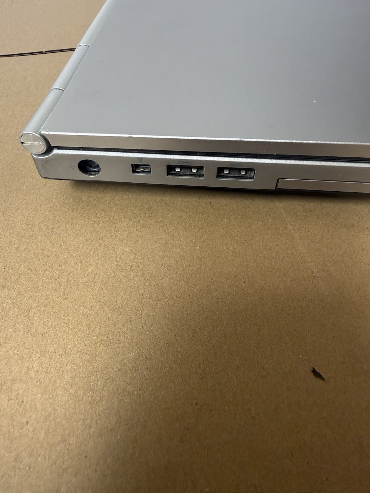 HP ELITEBOOK 8460p Laptop w/ INTEL CORE i5 See Pictures/description For Info