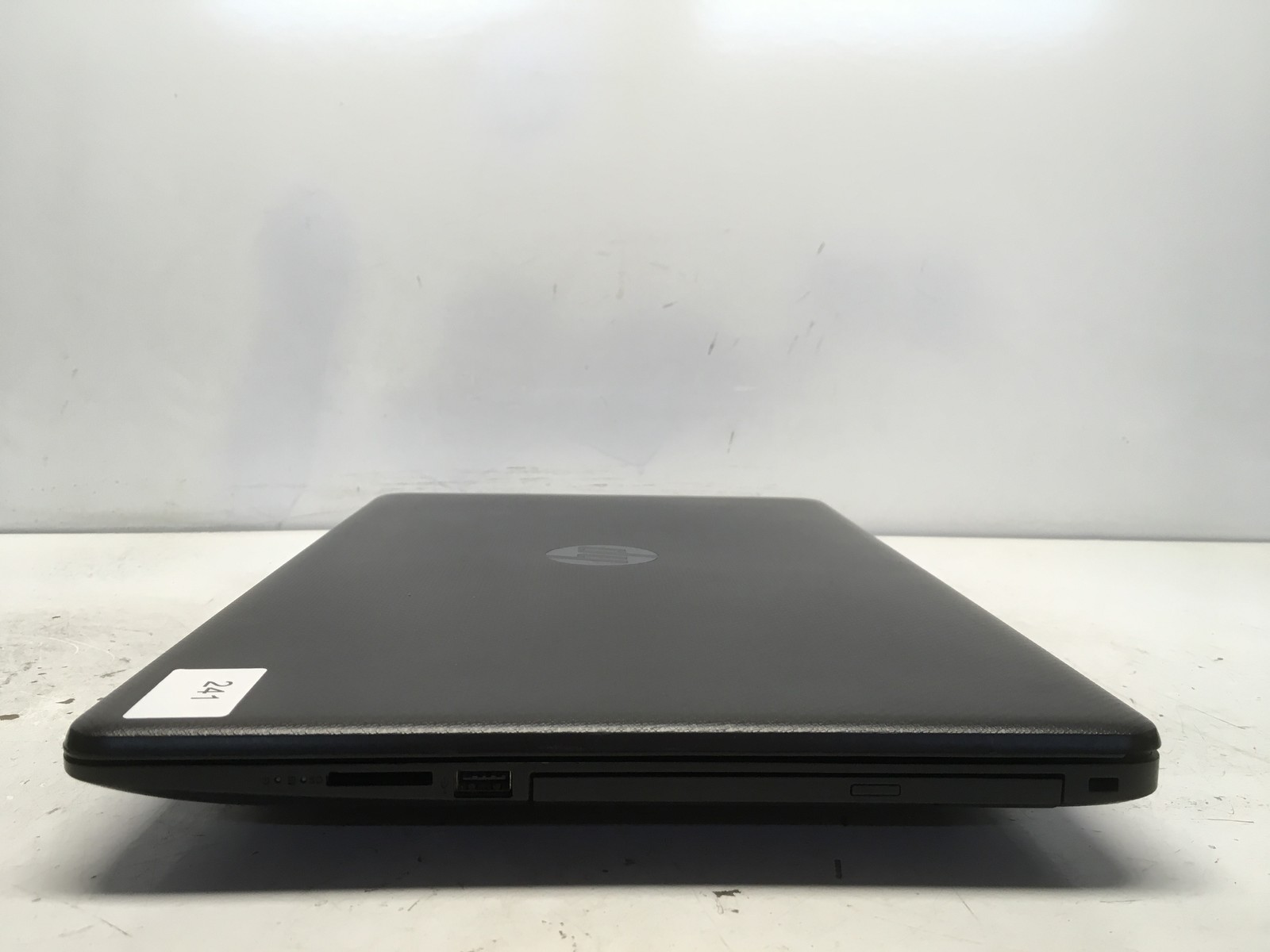 HP 17-BY3613DX Intel i5-1035G1 1GHz 8 GB NO HDD NO BATT