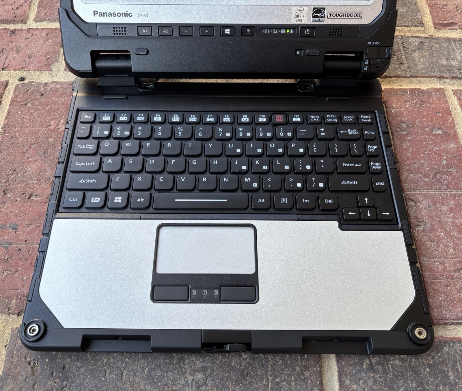 Panasonic Toughbook CF-33 1.1GHz Win 11 Core i7-10810U 16GB RAM 512GB SSD 3110Hr
