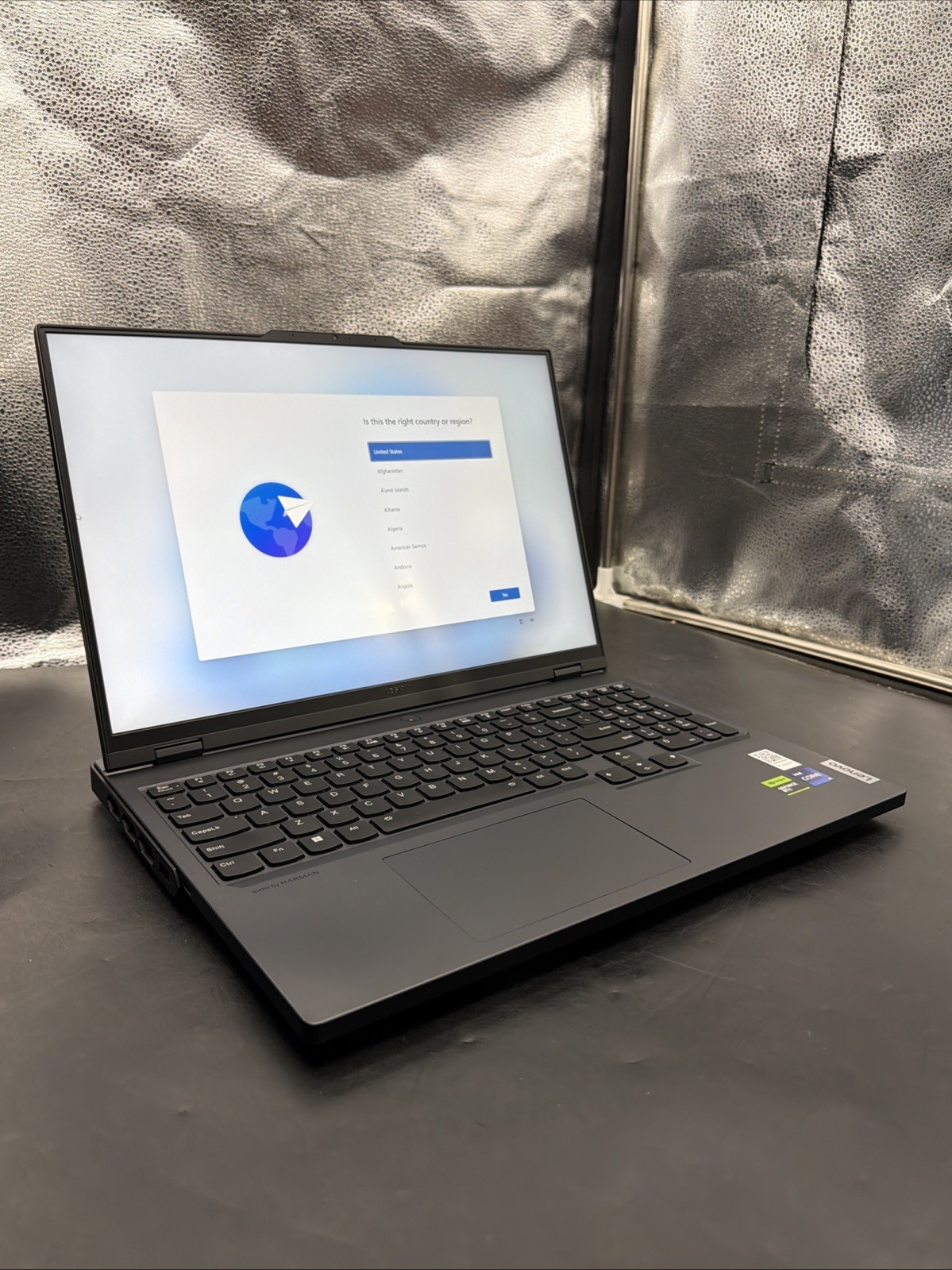 2024 Lenovo Legion Pro 7 16IRX8H 16″ (i9-13th @5.40GHz, 32GB RAM, 2TB SSD, 4090)