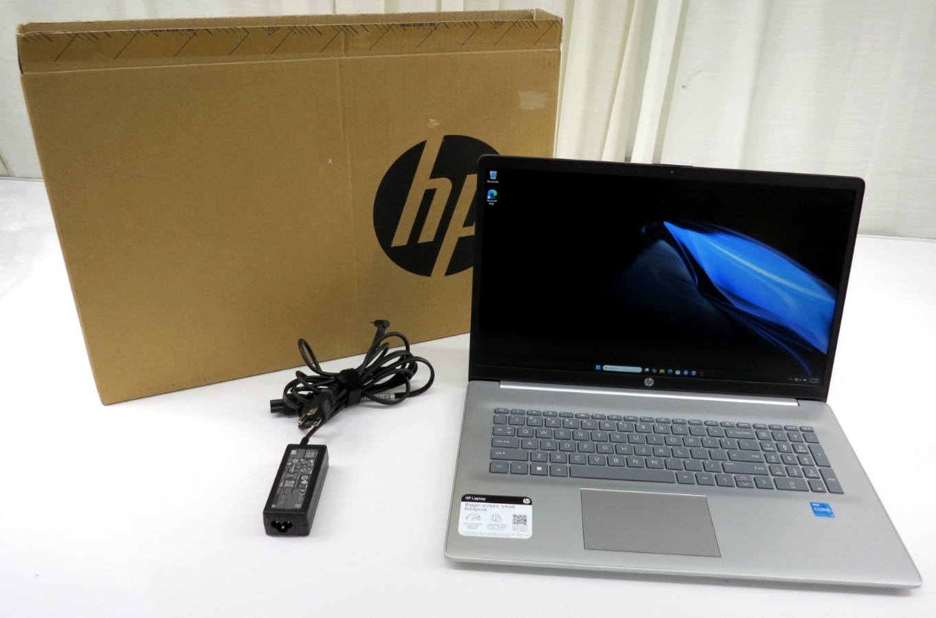 HP 17-cn2283st 17t Laptop 17.3″ Core i3 1.20GHz 8GB RAM 512GB SSD Win 11 Silver
