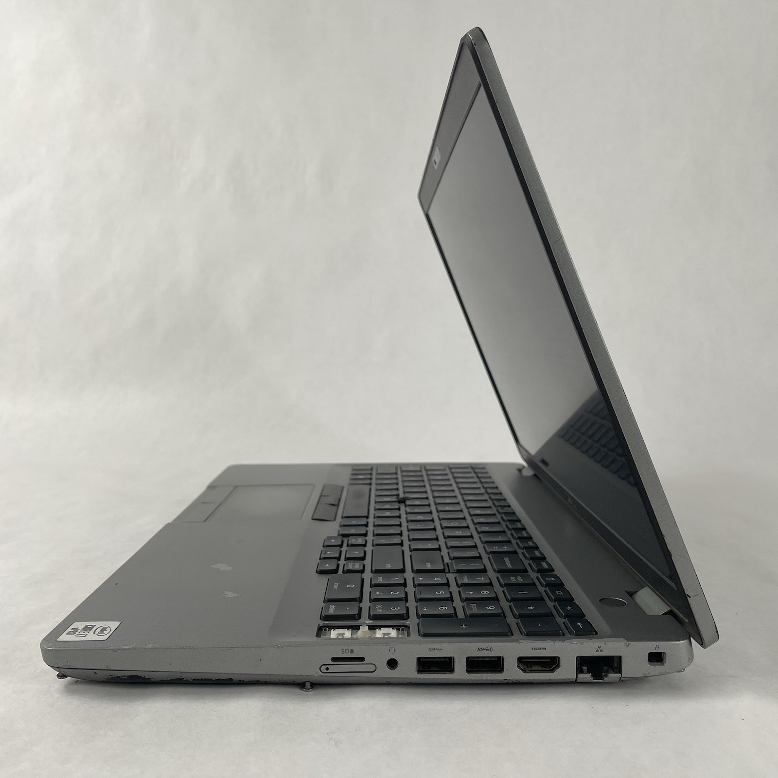 Dell Latitude 5511 15.6″ i7-10850H 2.70 GHz 16 GB RAM No SSD No OS Missing Key