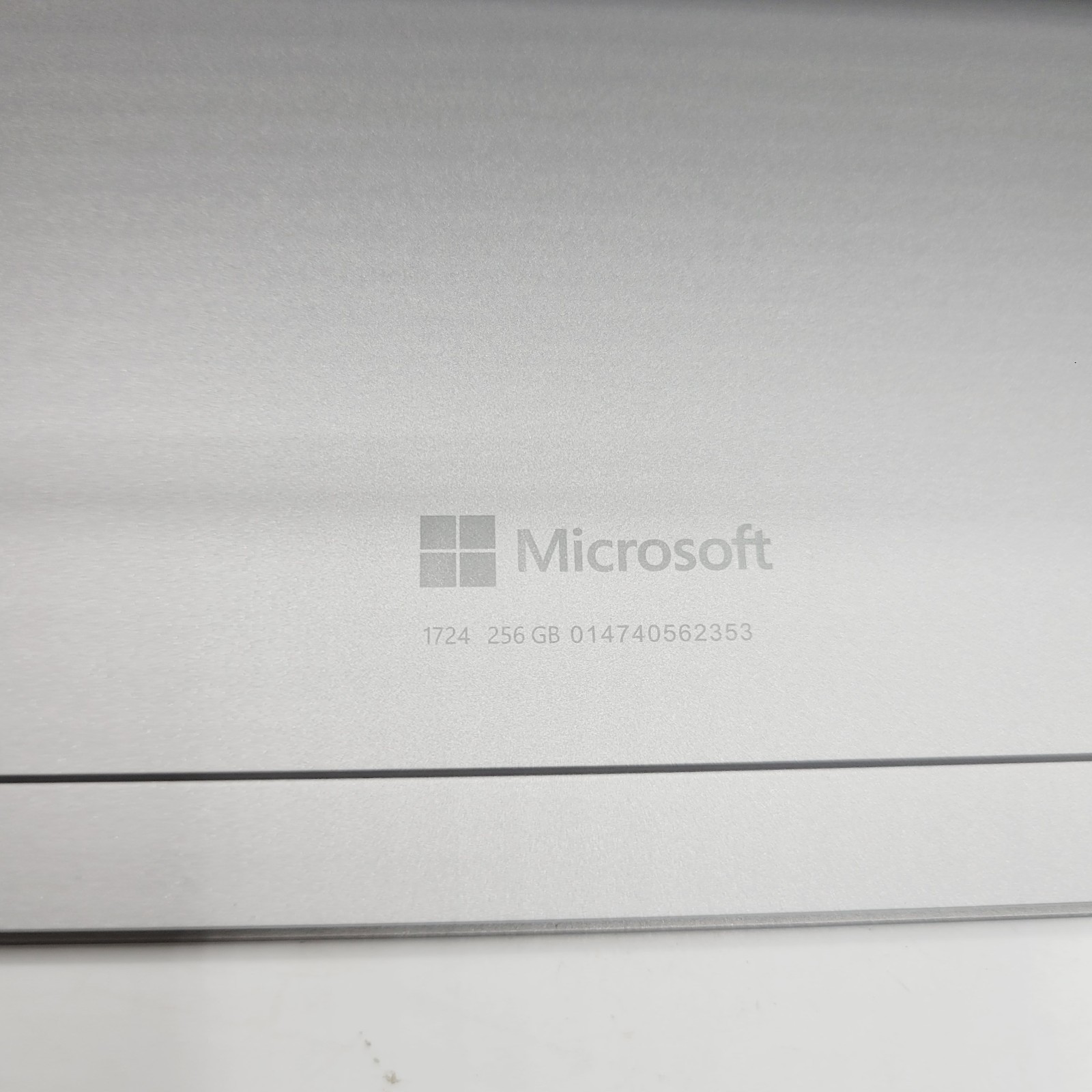 Microsoft Surface 1724 Core i5 6300U 2.4GHz 8GB RAM 128GB SSD 14″ **Boot to Bios