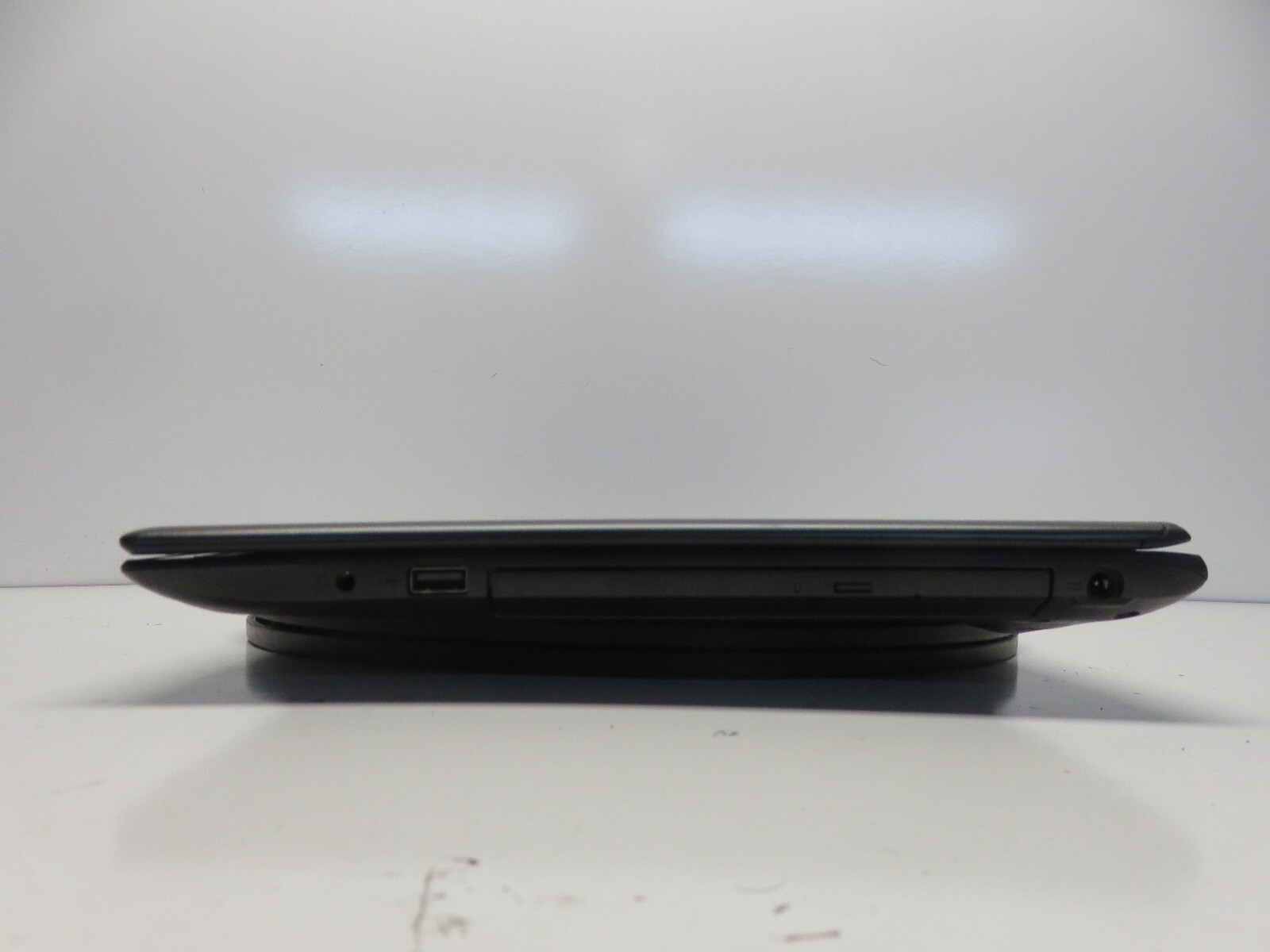 Acer Aspire E5-576 Intel i3-8130U 2.2GHz 6 GB NO HDD No Batt