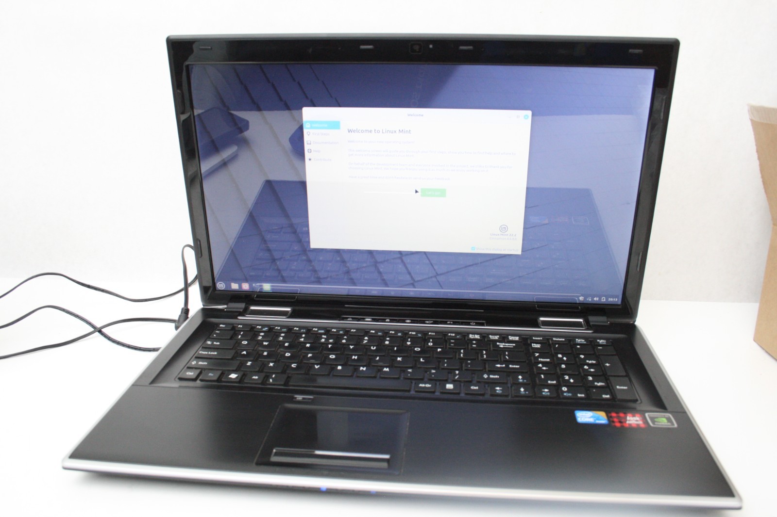 PlaidBook by DakTech FX720/720DX 17.4in iLaptop i7-2620M 8GB RAM 128GB SSD