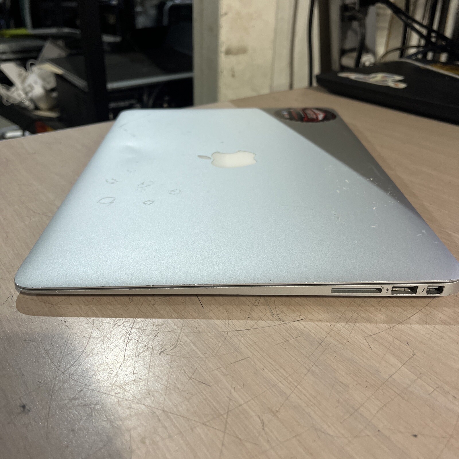 APPLE MACBOOK AIR 13″ MID-2013 CORE I5-4250U 1.3GHZ 4GB RAM