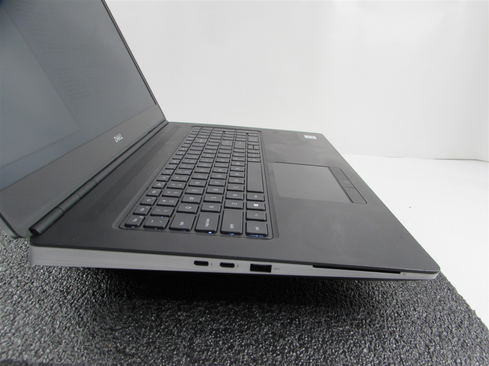 DELL PRECISION 7750 1920X1080 FHD I7-10850H 1TB 32GB RAM RTX 3000 WIN 11 PRO
