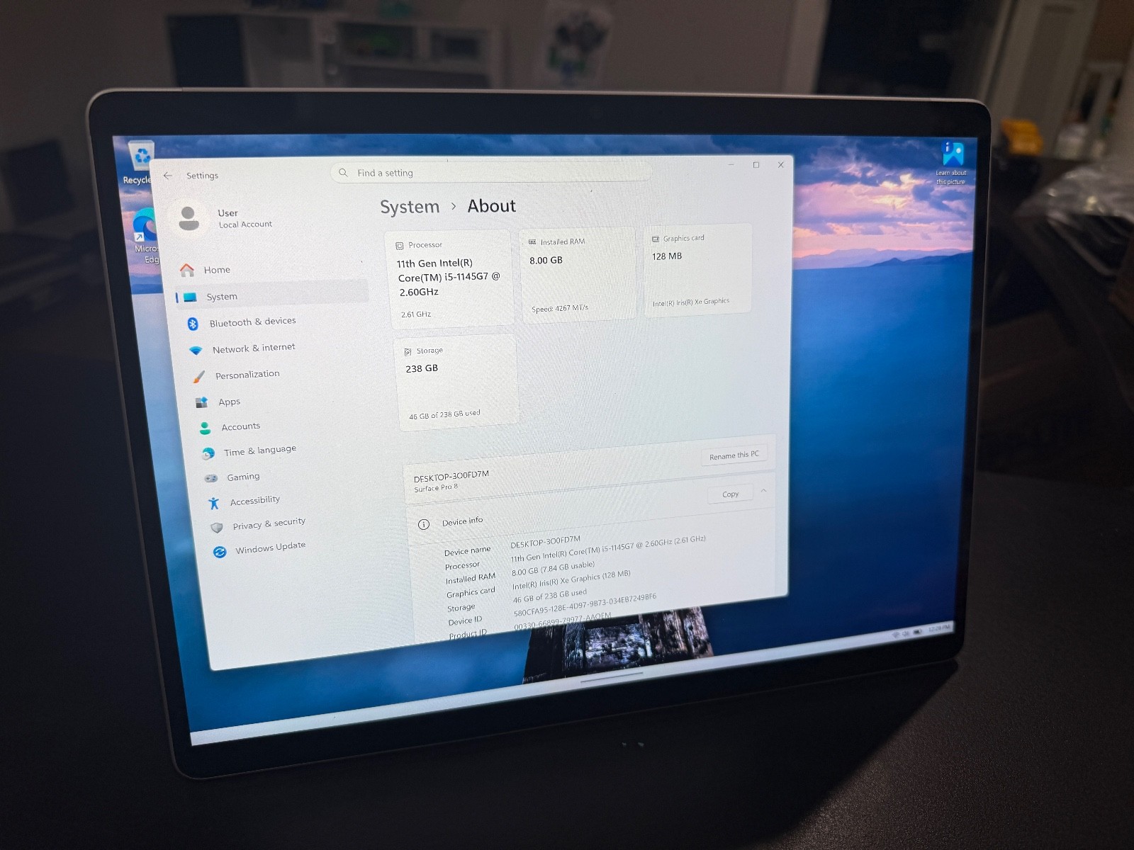 Microsoft Surface Pro 8 1983 2.60GHz i5-1145G7 8GB RAM 256GB SSD Win 11 Pro