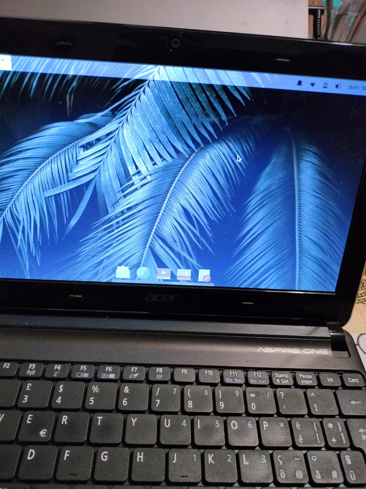 Aspire One D270 w/linux Zorin OS working Netbook