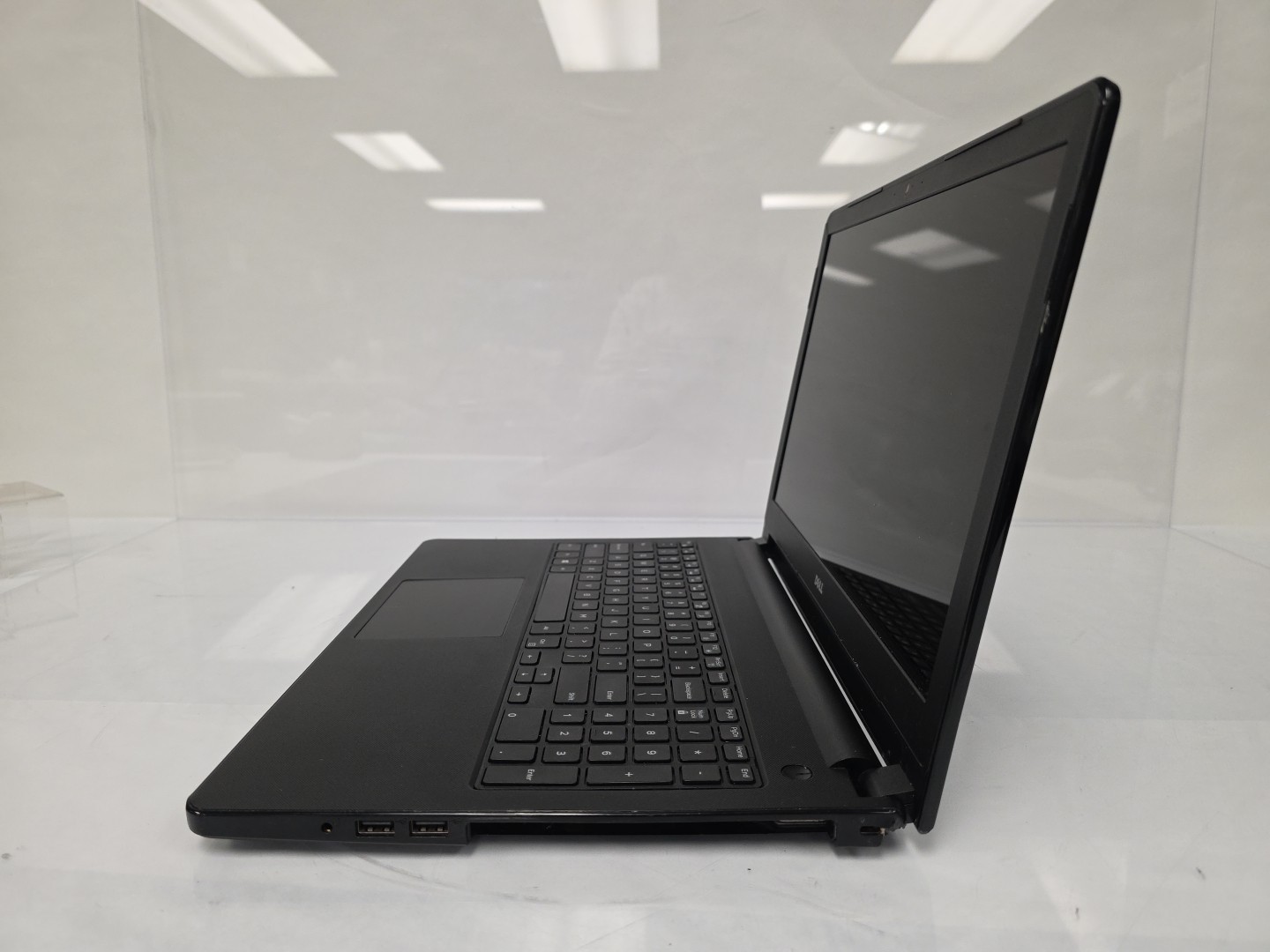 Dell Inspiron 5558 laptop |2GB RAM|NO HDD| Intel core i3- 5015U