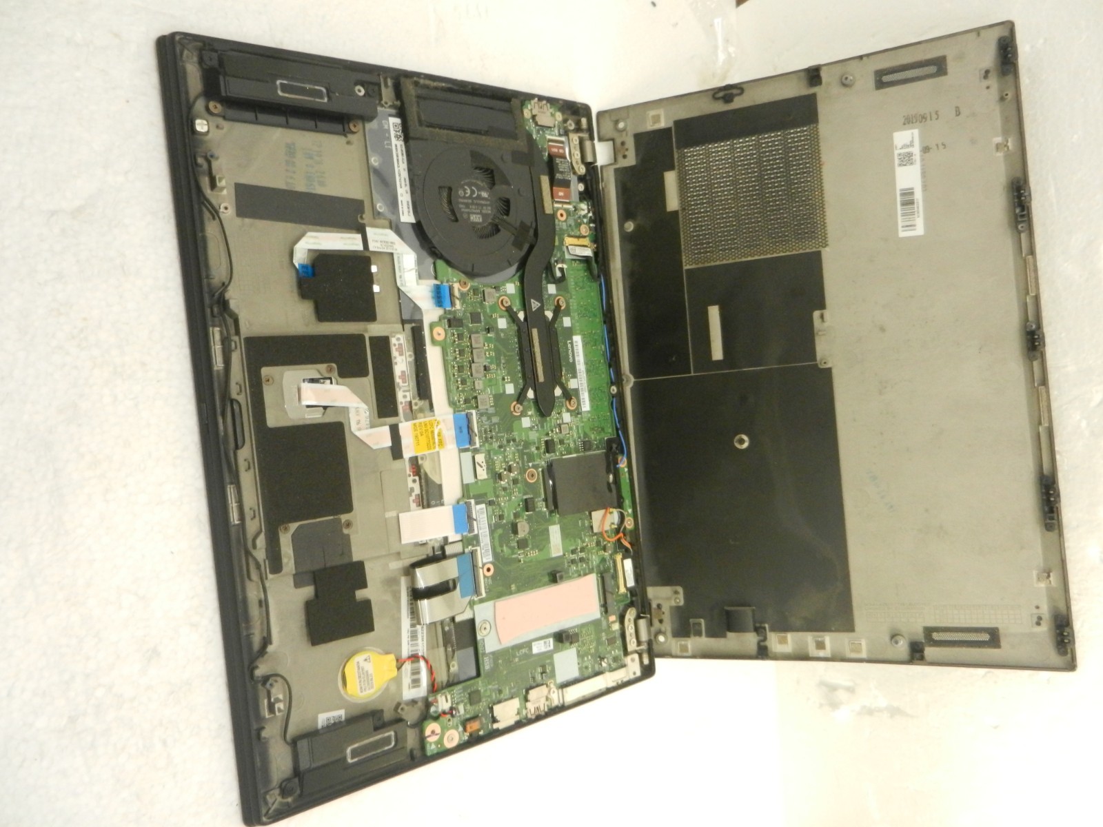 Lenovo ThinkPad T490s 14″ Core i7-8565U @ 1.8GHz 8GB RAM NO HDD/SSD **NO BATTERY
