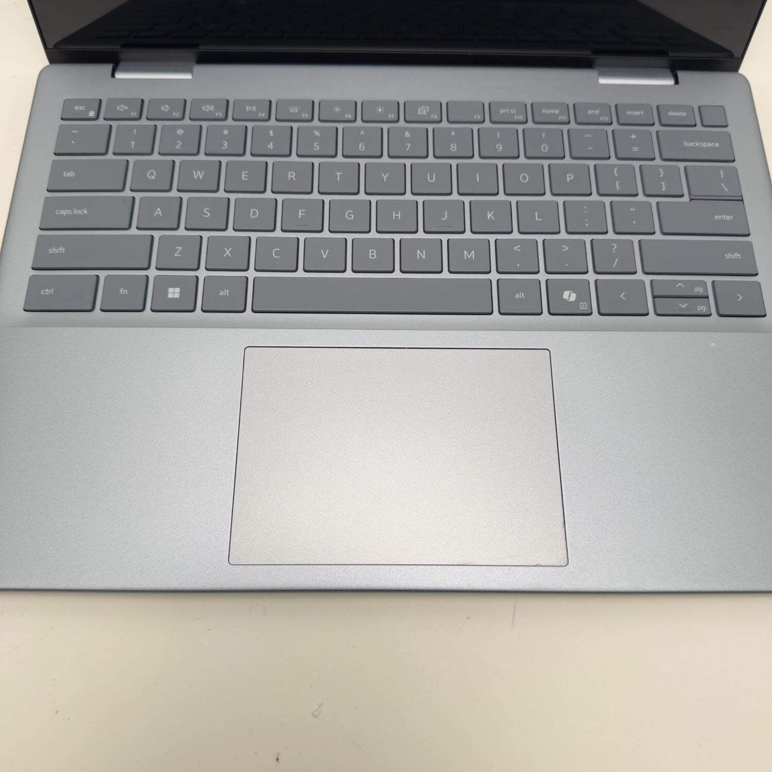Dell 14 P186G 14″ Core 7 150U 1.8GHz 16GB RAM 1TB SSD