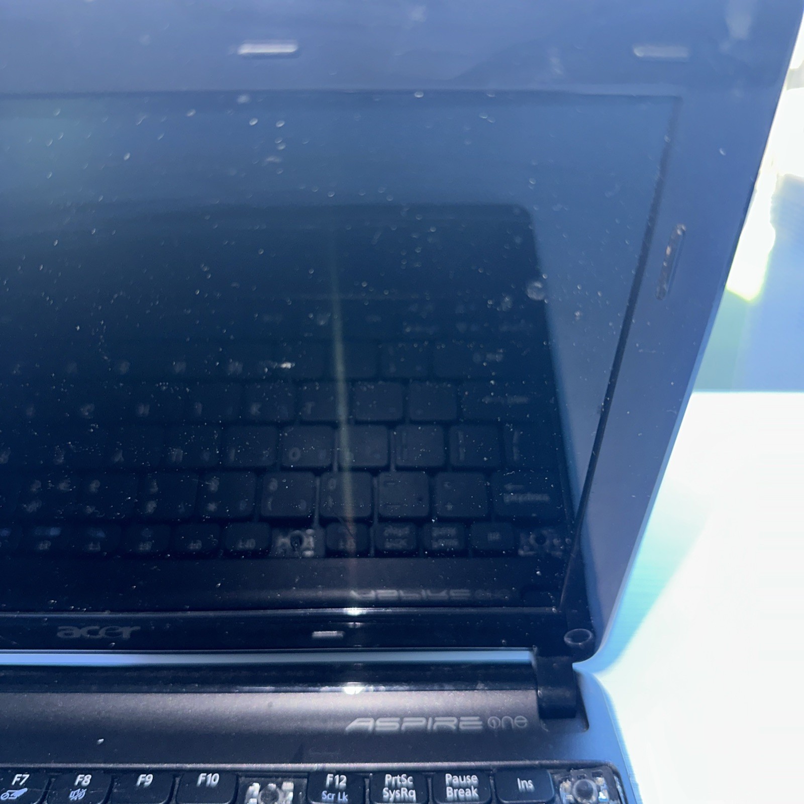 Acer Aspire One D257 10.1” Netbook Intel Atom 1GB RAM Windows 7 Starter
