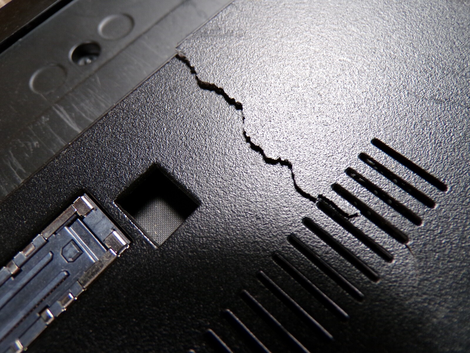 THINKPAD LENOVO T570 15 4GB RAM **POWER ON NO IMAGE **NO HD/ NO CADDIE/ NO OS