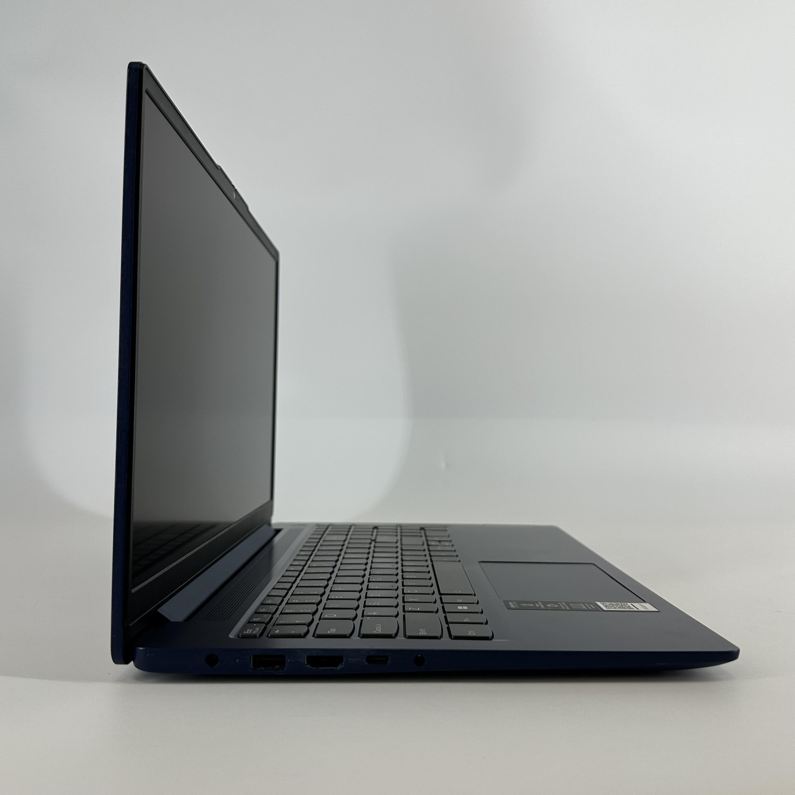 Lenovo IdeaPad Slim 3 15.6 FHD TOUCH 1.2 GHz i3-1315U 8GB 512GB SSD Good