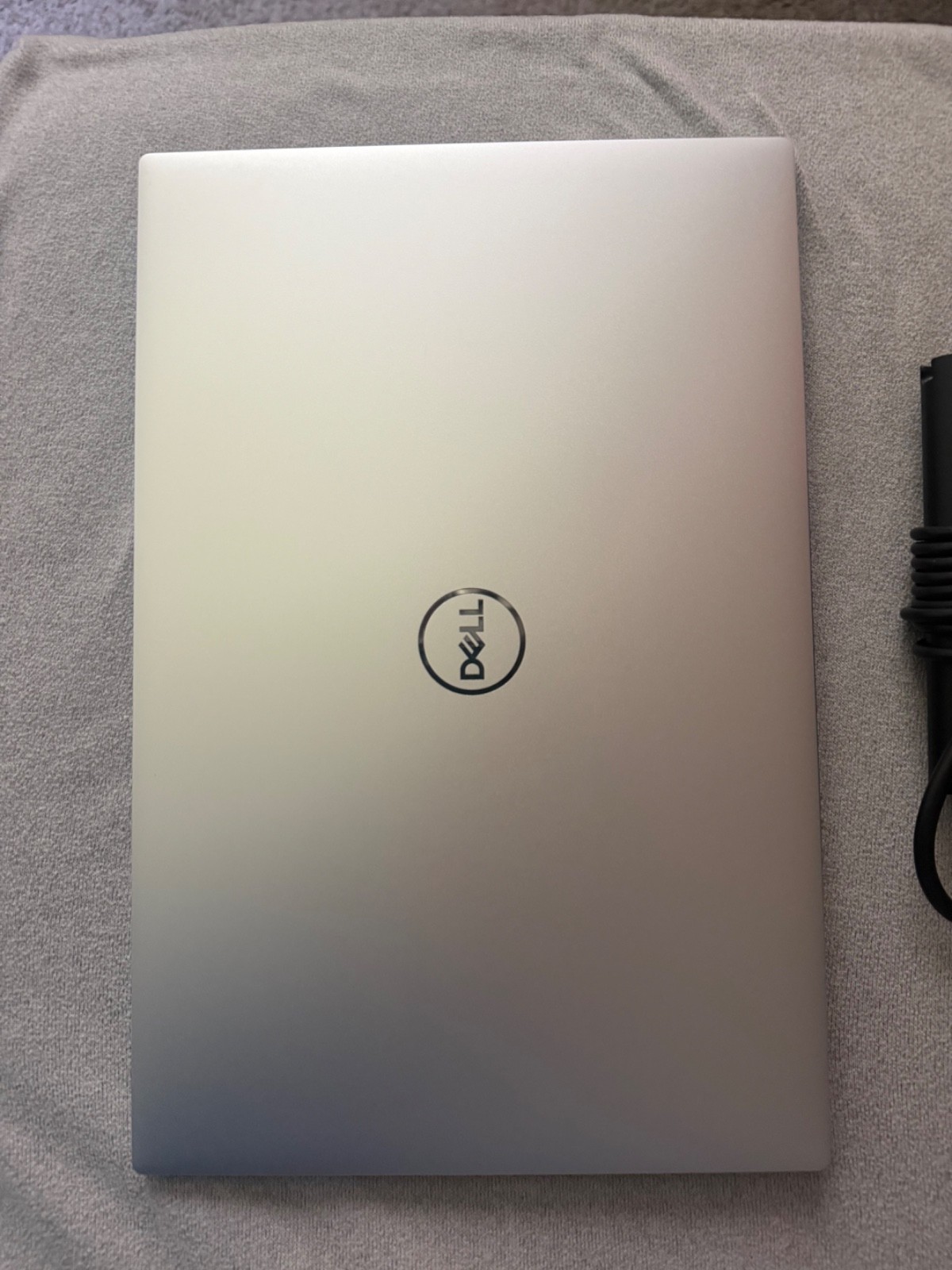 Dell XPS 15 9530 Silver OLED 3.5K i9-13900H 32GB RAM 2TB Nvidia RTX 4070 8GB