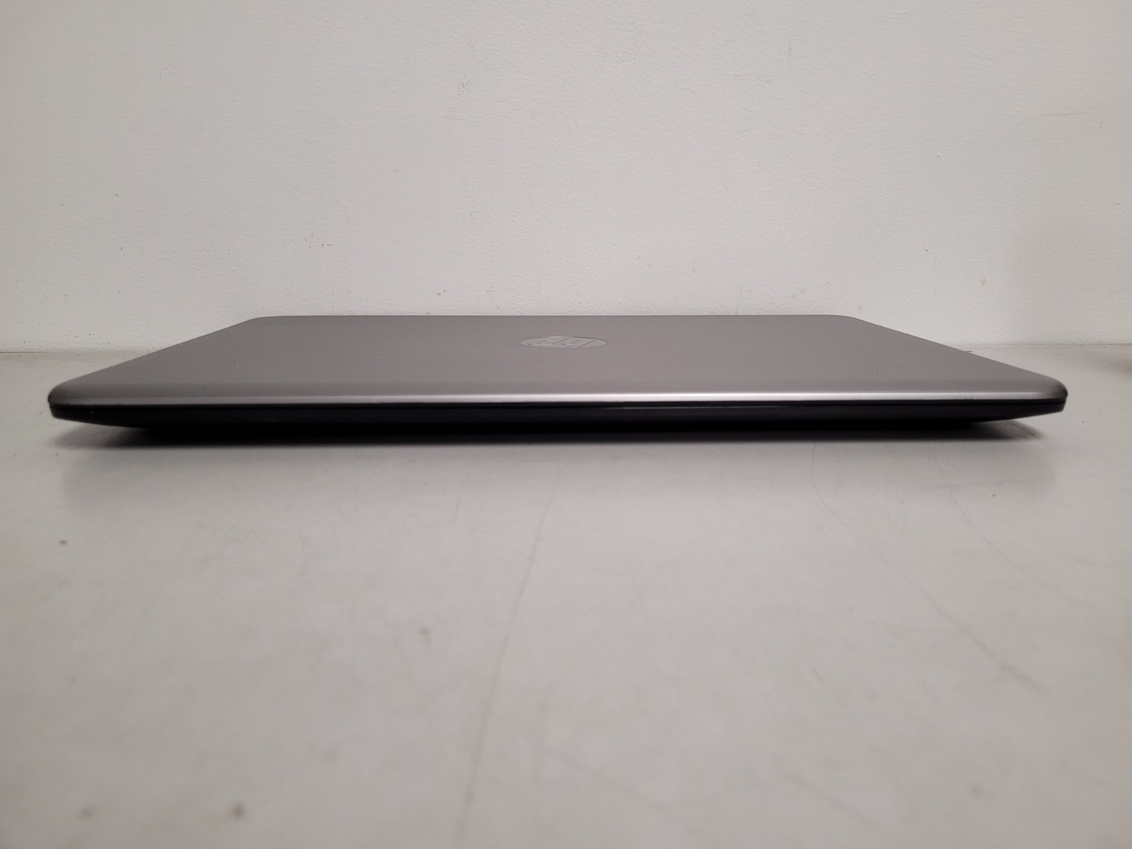 Hp notebook 17-x061nr 17.3″ i3-6100u 2.3ghz 8Gb ram 1tb hdd charger 8CG707101P