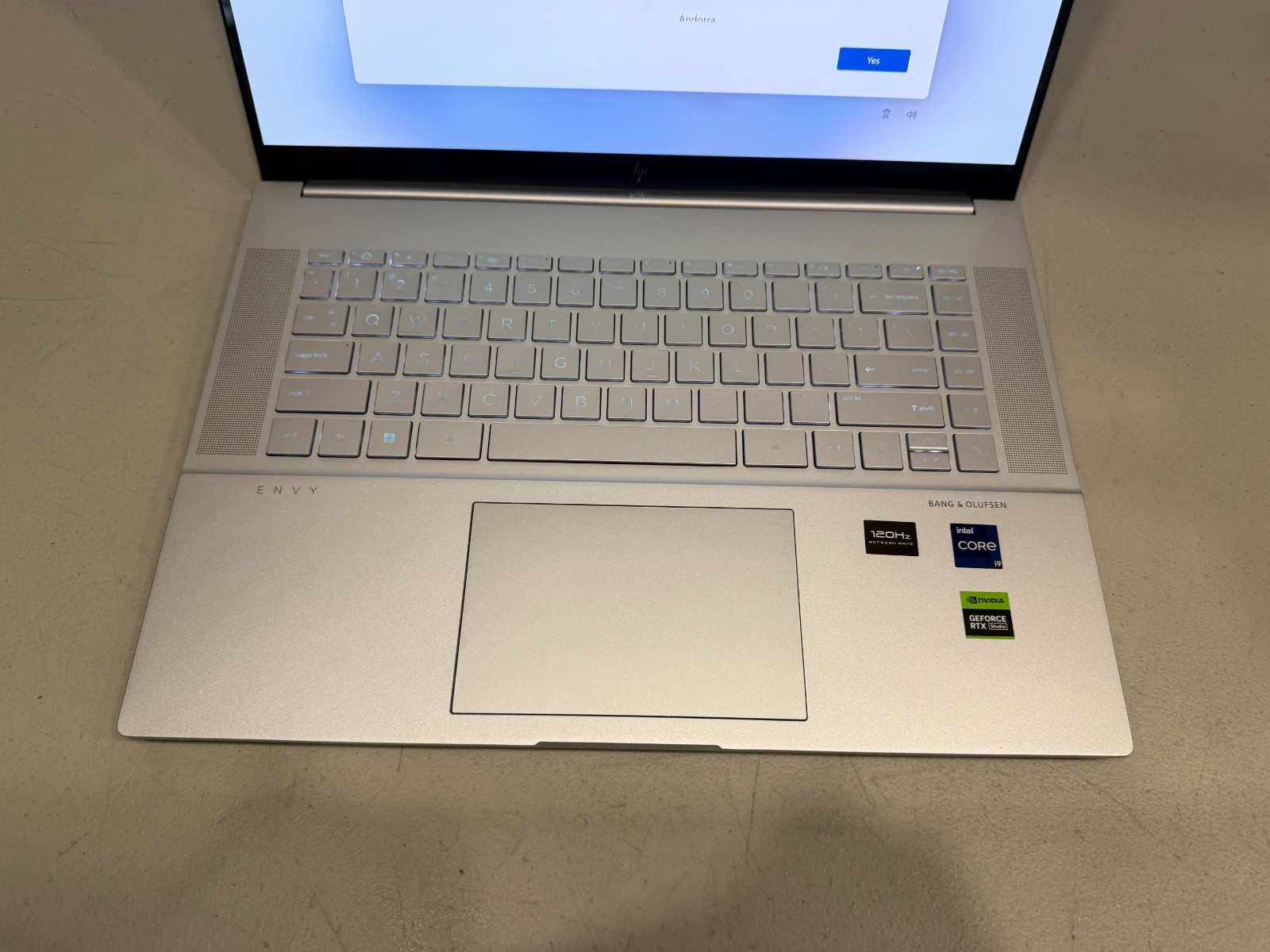 HP Envy 16 OLED Touch i9-13900H RTX 4060 32GB 1TB SSD 120Hz 16″ Win 11