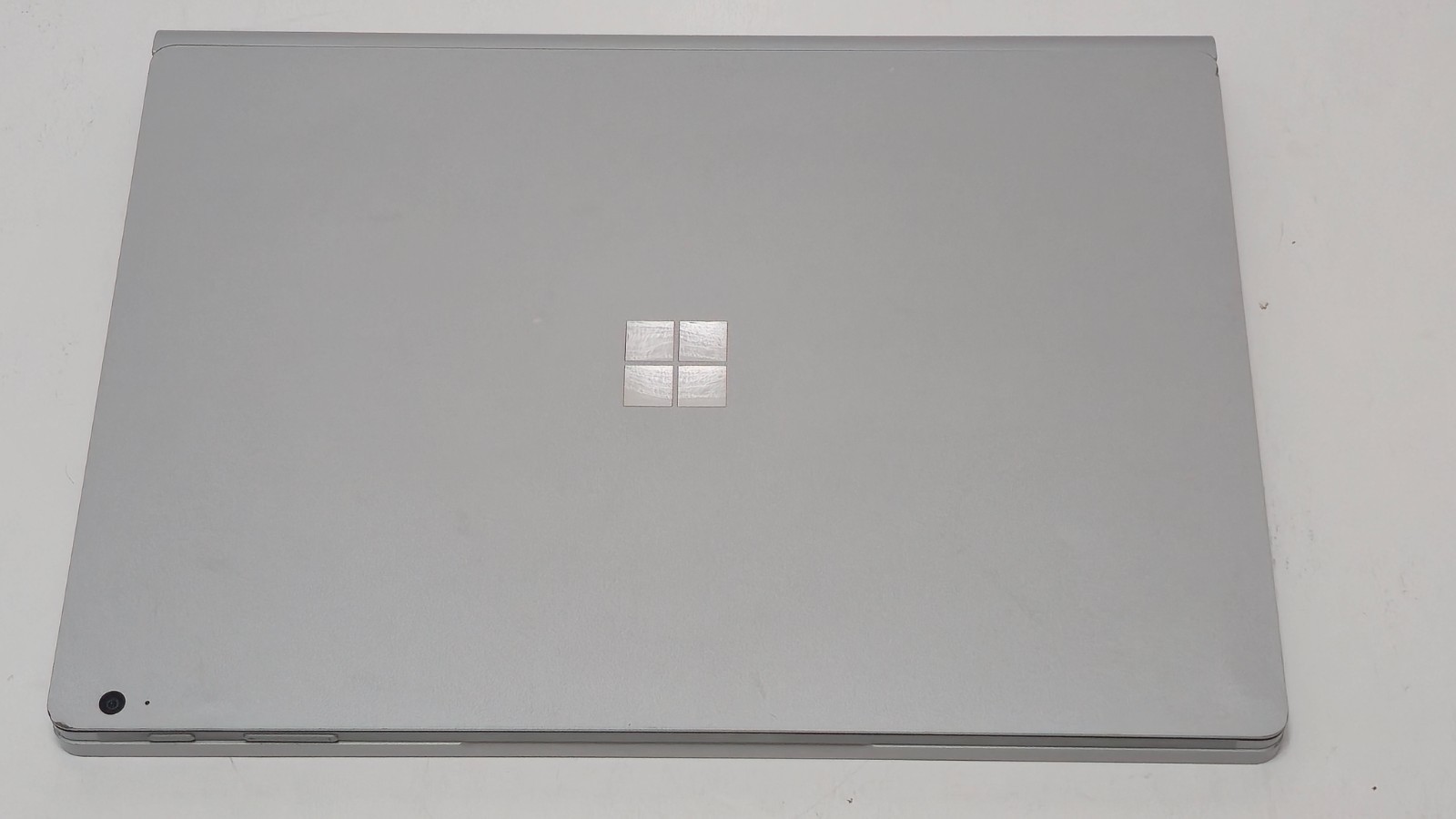 Surface Book 3 13.5″ (1900) Core i7-1065G7, 32GB RAM 512 GB SSD Nvidia GTX 1650