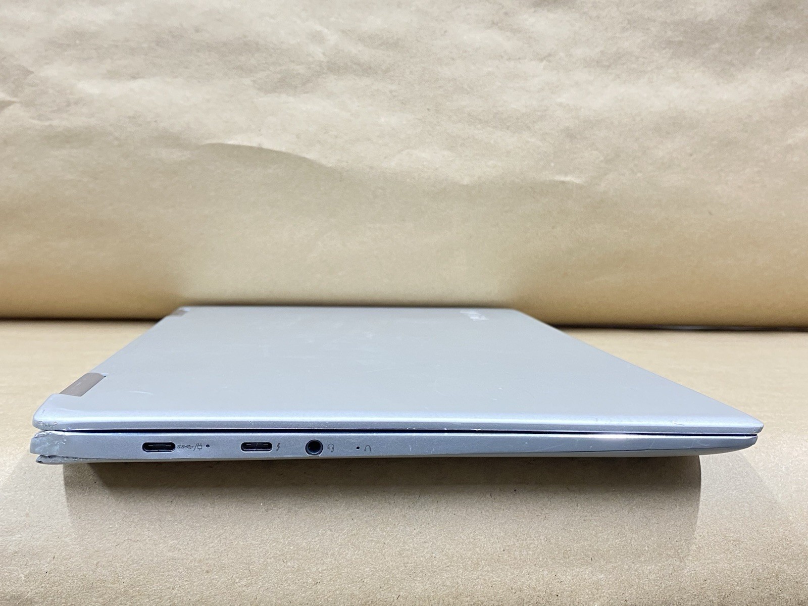 Lenovo 81C3 – 13″ FHD – Touch – i5-8250U – 8GB – 256GB SSD – Win 11 – READ